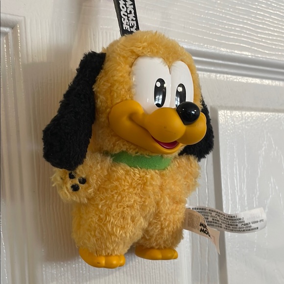 Disney Popmart Pluto Mickey & Friends Keychain - Picture 7 of 7